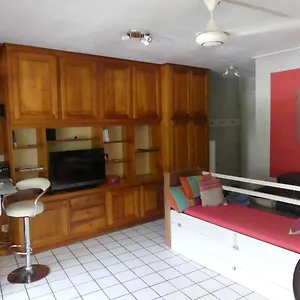 Un Pied-a-terre Au Centre De Apartment